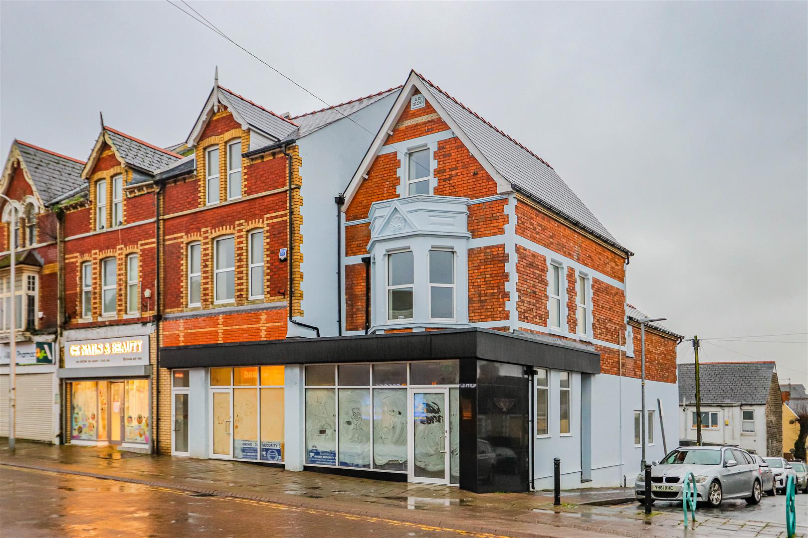 Holton Road, Barry
